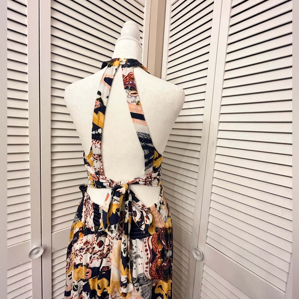 Most striking dress. Print and cut amazing center piece dress